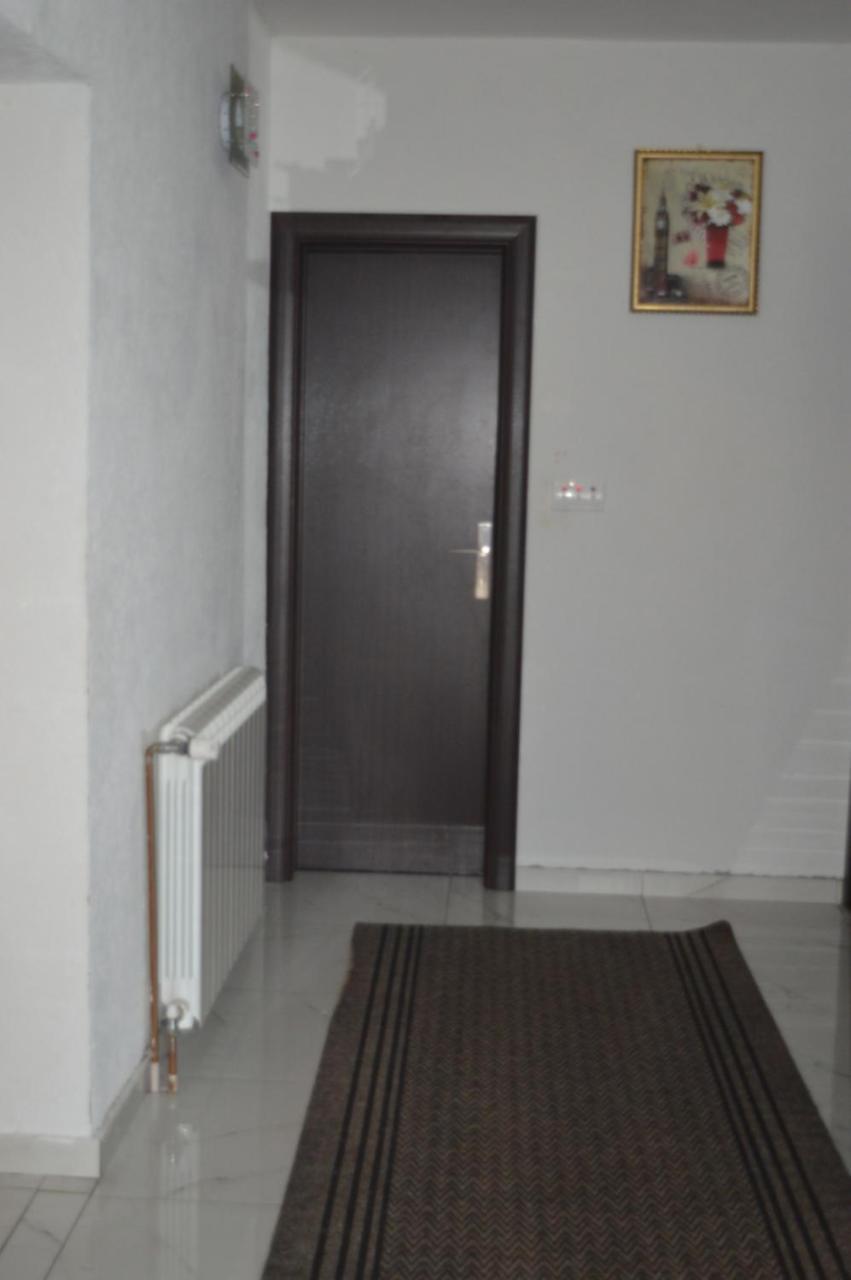 Vujas Village Pleasure Котор Екстериор снимка