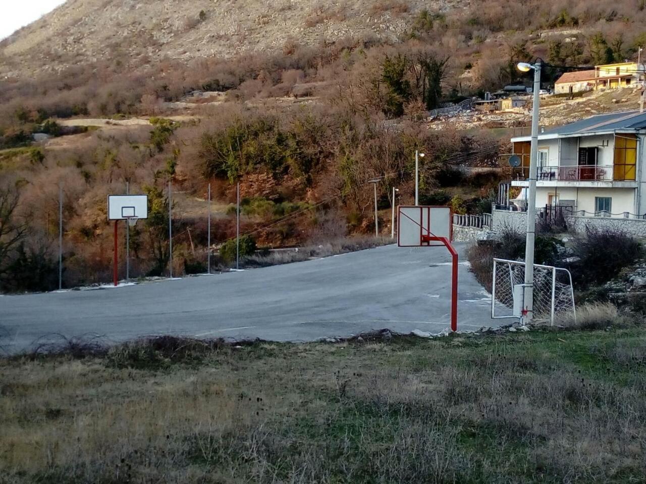 Vujas Village Pleasure Котор Екстериор снимка