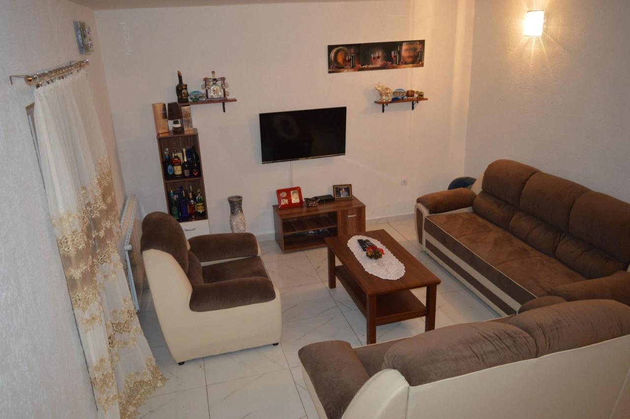 Vujas Village Pleasure Котор Екстериор снимка