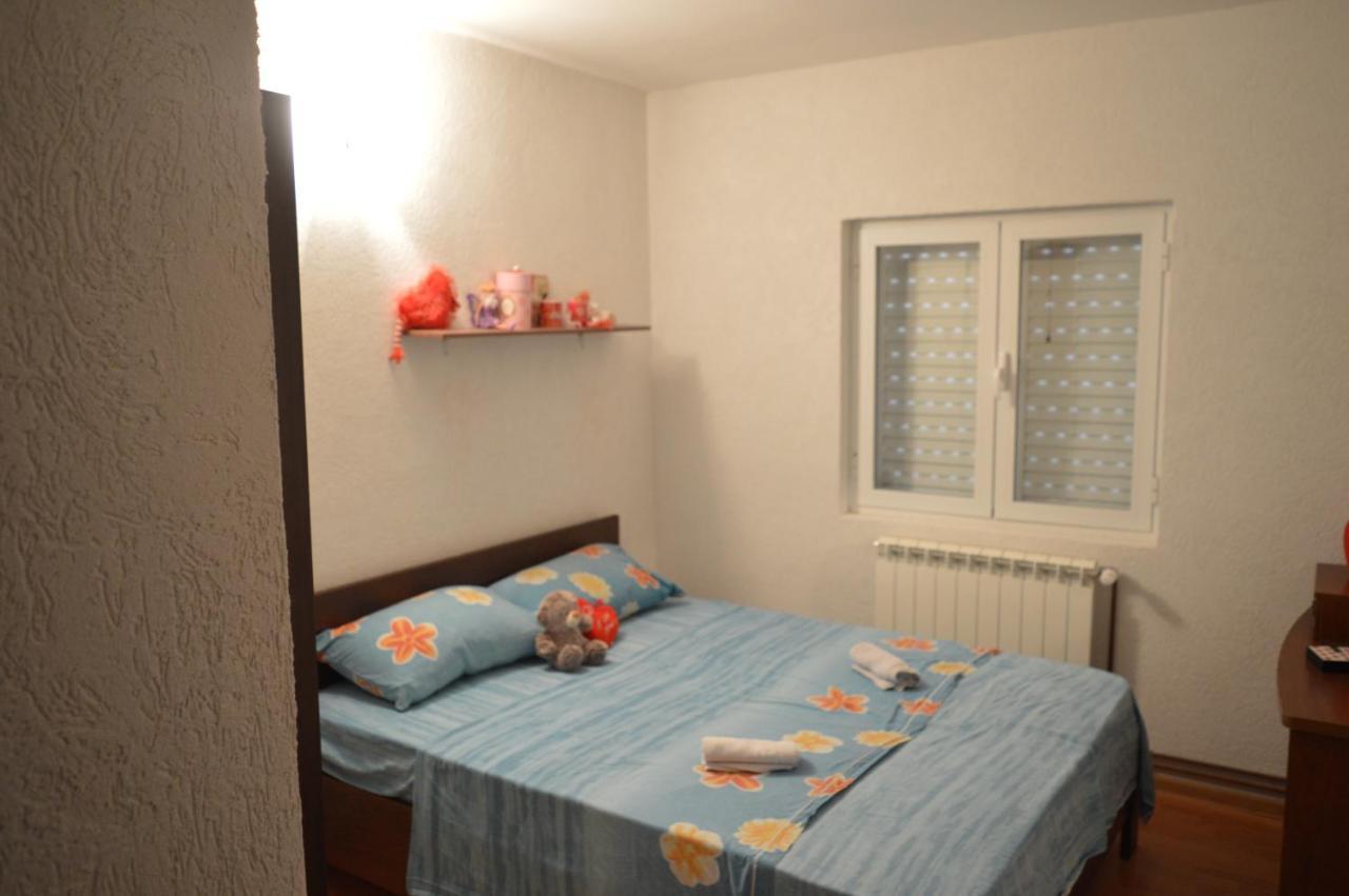 Vujas Village Pleasure Котор Екстериор снимка