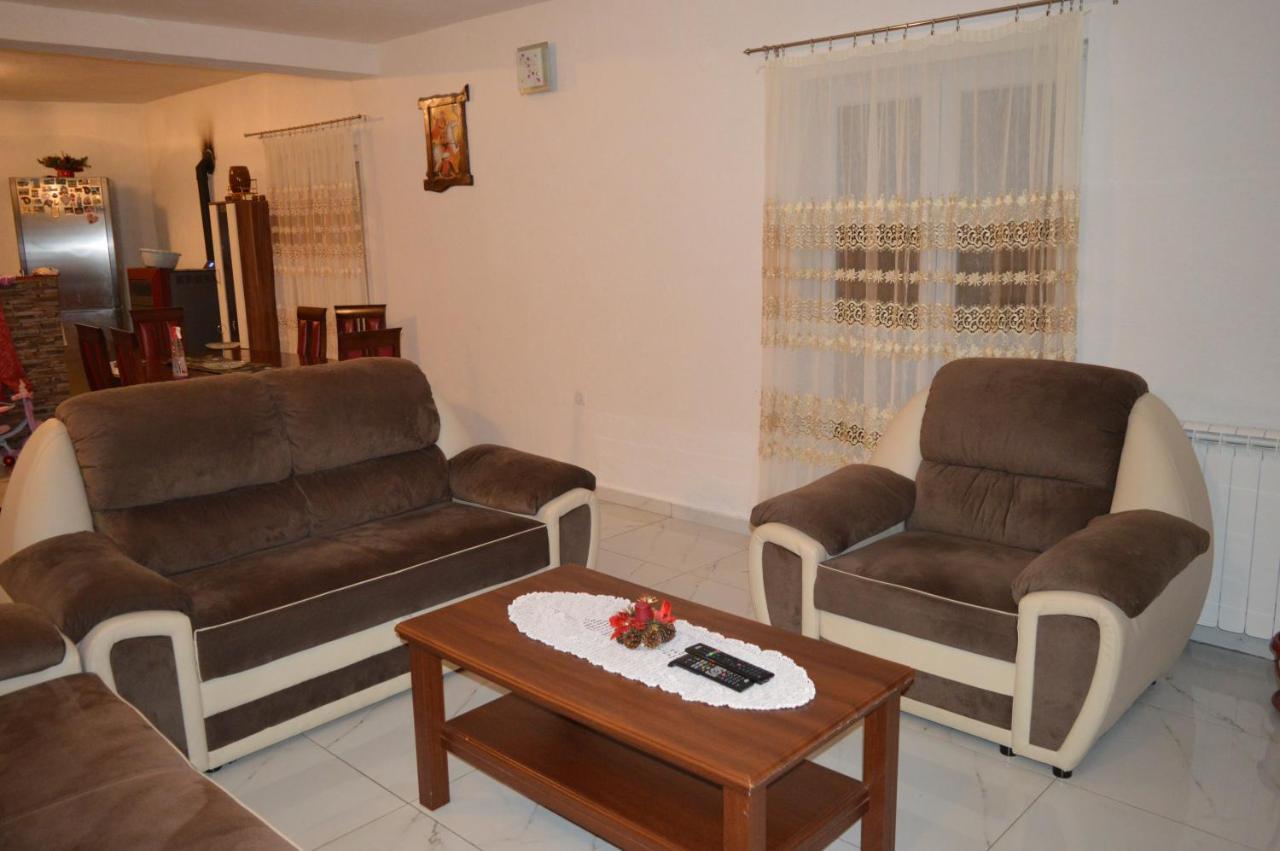 Vujas Village Pleasure Котор Екстериор снимка