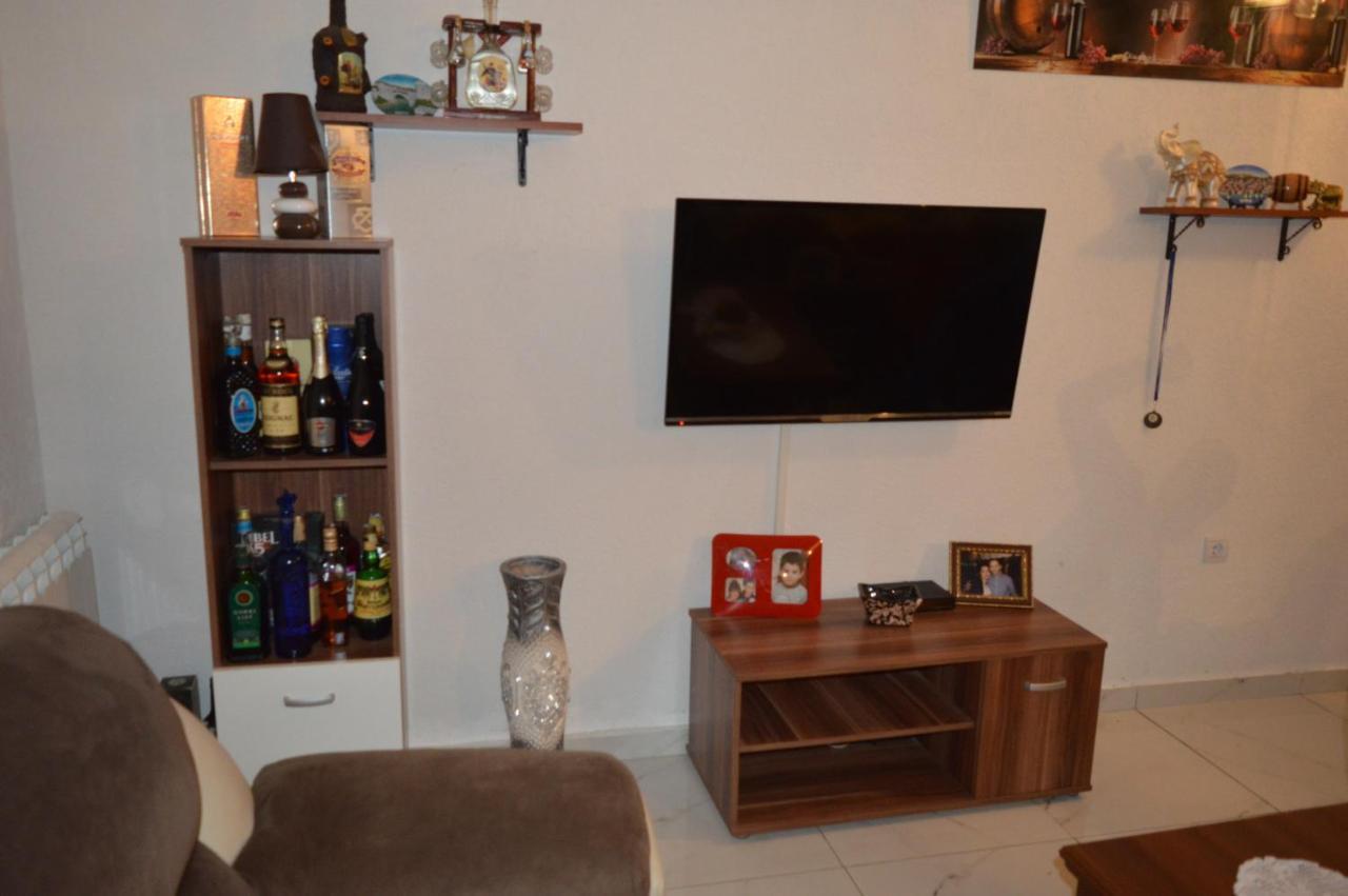 Vujas Village Pleasure Котор Екстериор снимка